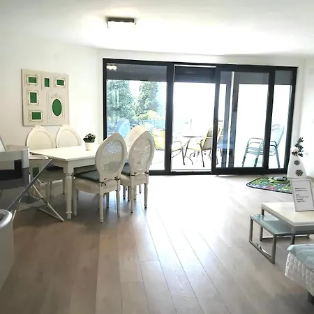 Trg Duga * Цриквеница