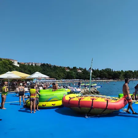 Trg Duga Цриквеница