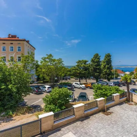 Trg Duga * Crikvenica