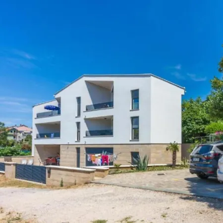 Trg Duga * Crikvenica