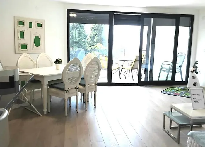 Trg Duga * Crikvenica